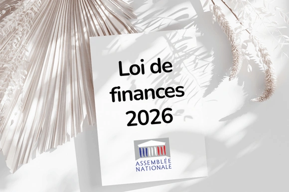 un ordinateur qui affiche le texte 